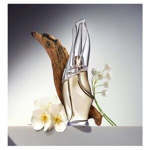 Donna Karan Cashmere Mist Eau de Parfum - White and Gold Box